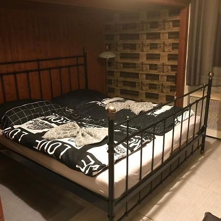 Ferienwohnung Jazmin Apartman Pécs Exterior foto