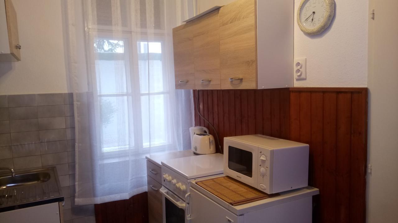 Ferienwohnung Jazmin Apartman Pécs Exterior foto