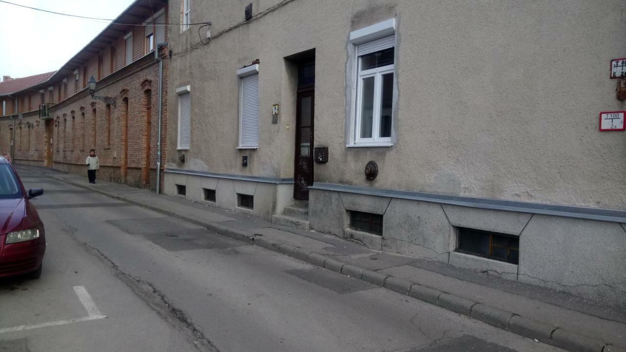 Ferienwohnung Jazmin Apartman Pécs Exterior foto