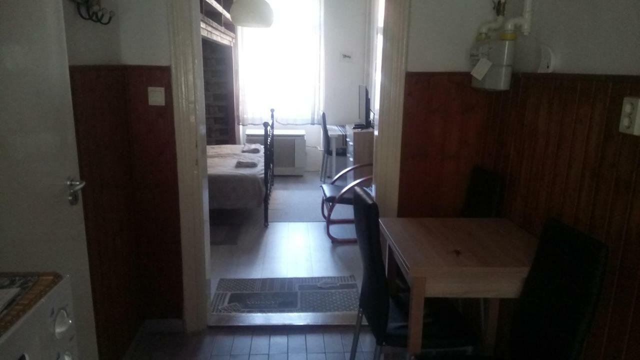 Ferienwohnung Jazmin Apartman Pécs Exterior foto